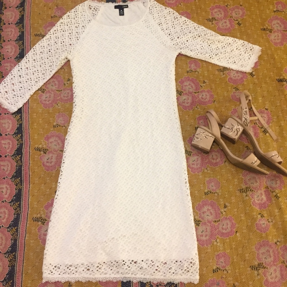 Elegant AND sexy white bodycon Aqua lace dress 👗